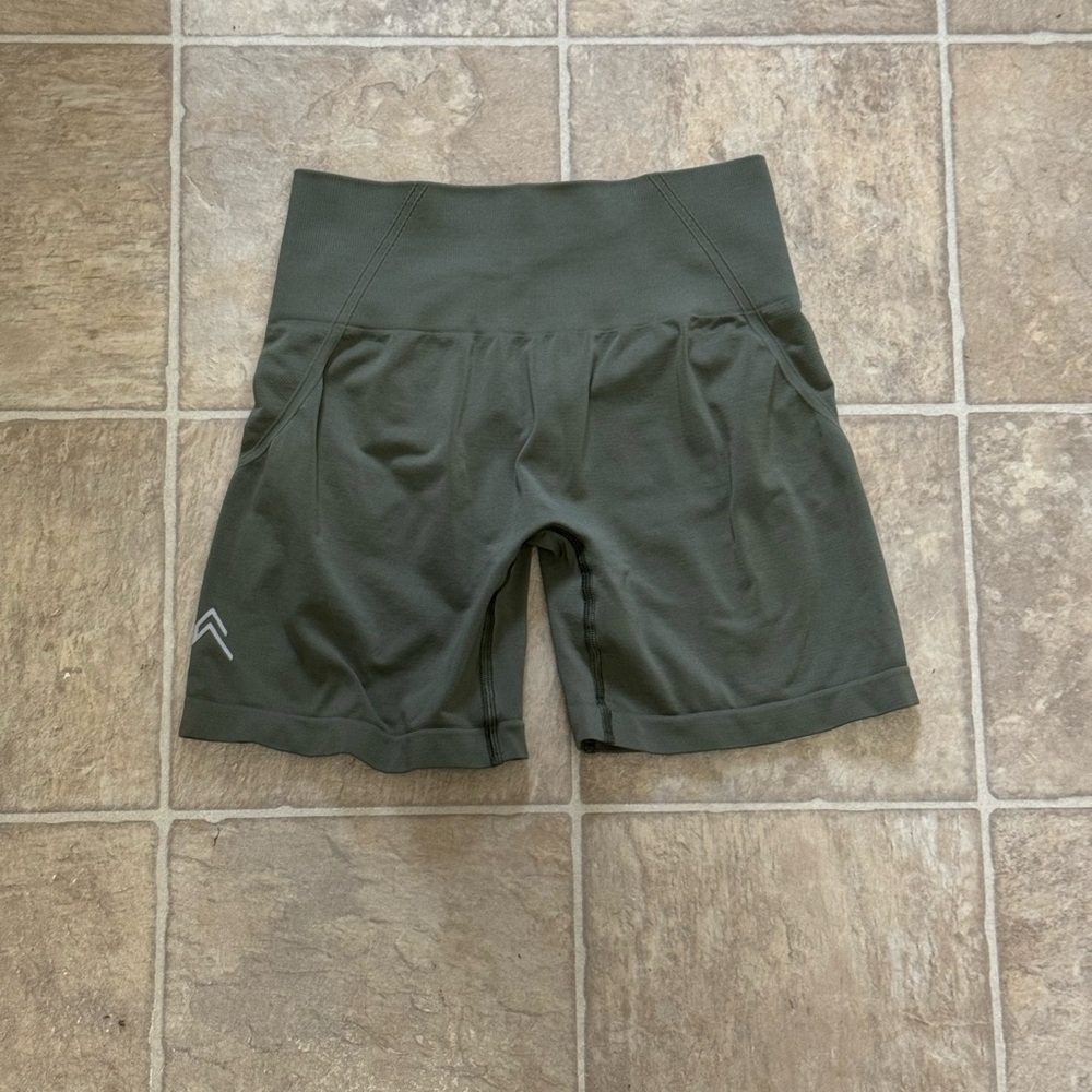 Oner Alpine Green Effortless Seamless shorts